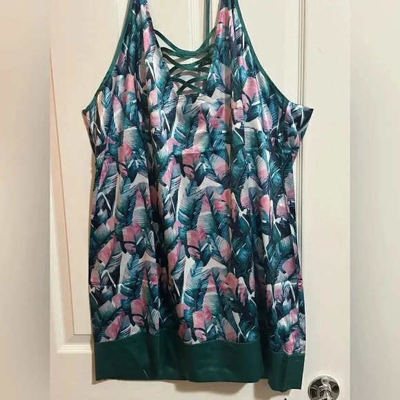 New-Plus Size Venus Sleep Chemise. Size 3X. - Picture 5 of 10